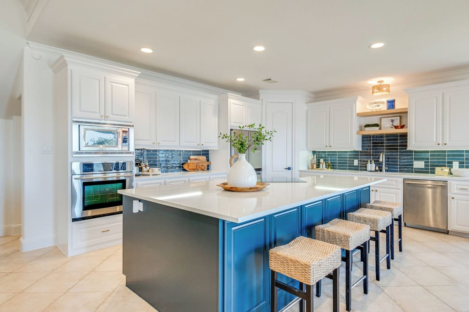 Kitchen | Toaster | Blender | Air Fryer | 1st Floor