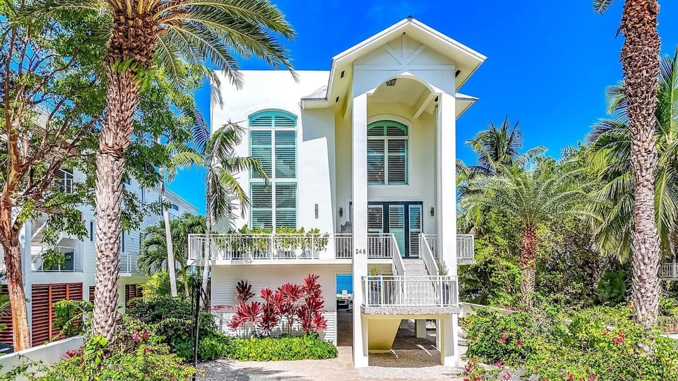 Ocean Front Home with Pool and Putting Green (17 of 25)