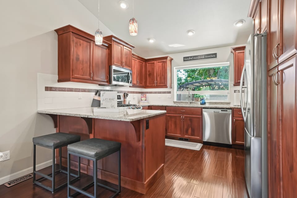 Beautiful user friendly kitchen with everything you need!