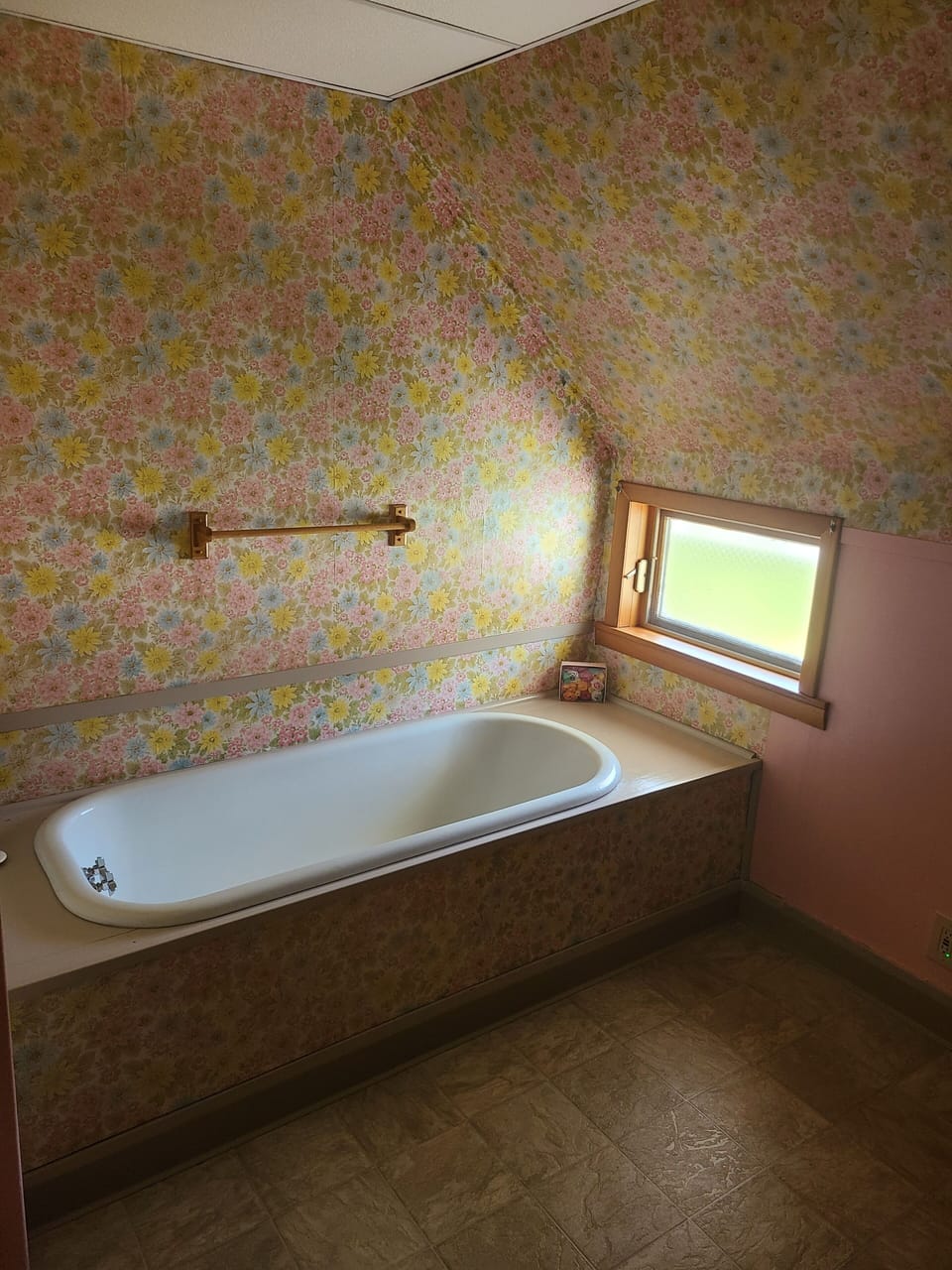 2nd floor bathroom