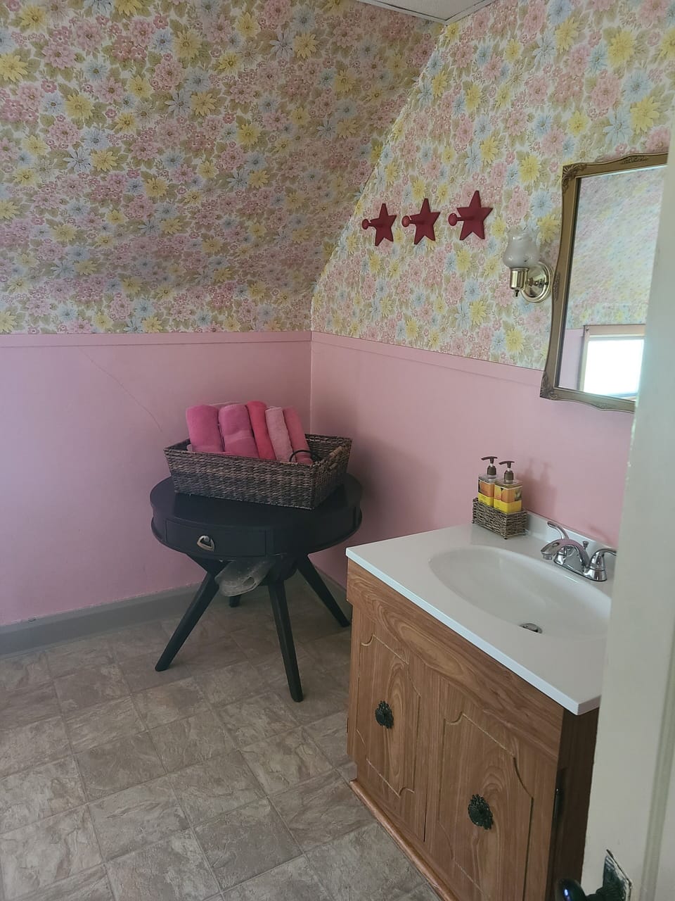 2nd floor bathroom