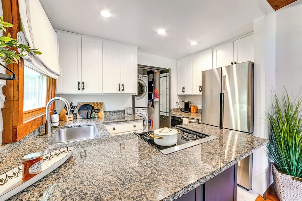 Kitchen | Cooking Basics | Laundry | 1st Floor