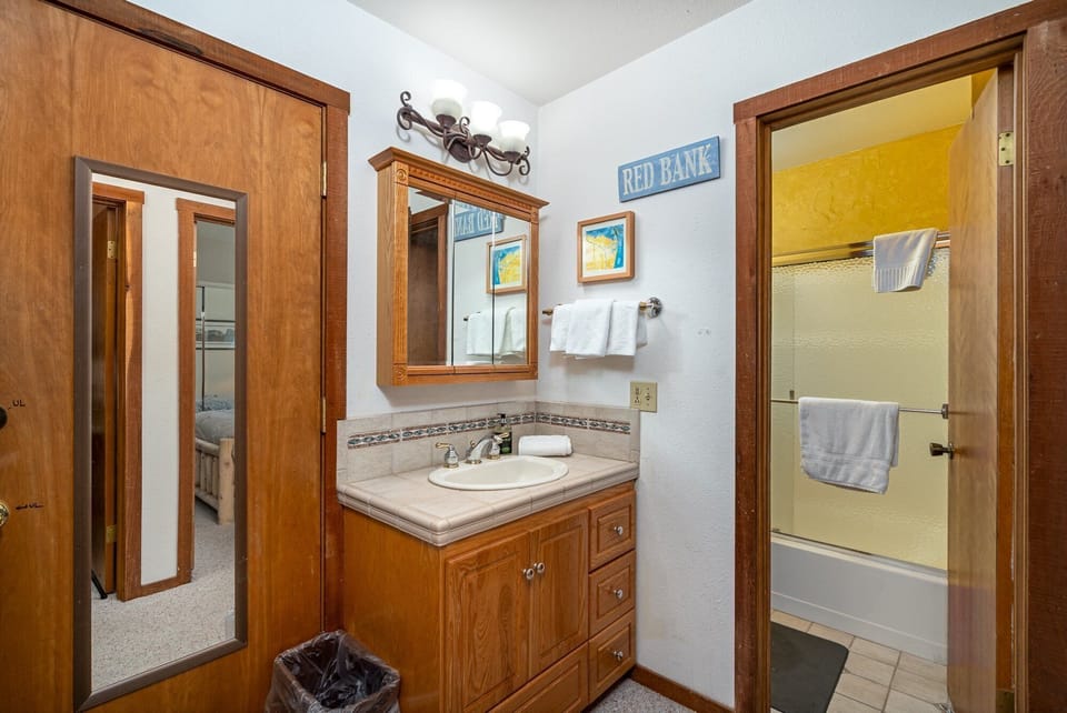 Sink, Indoors, Sink Faucet, Bed, Furniture