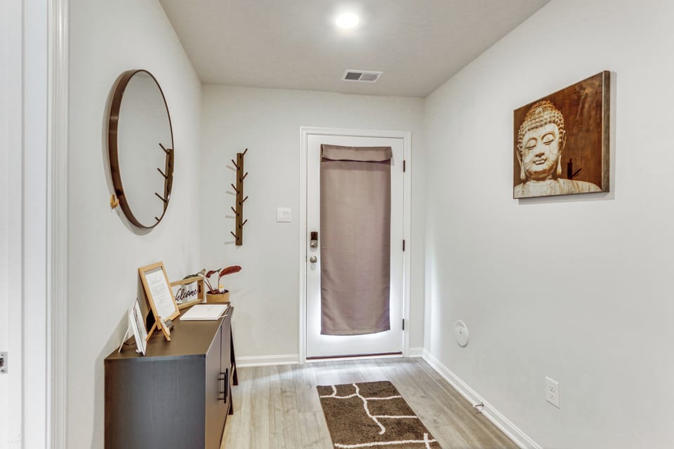 Entryway | Lower Level