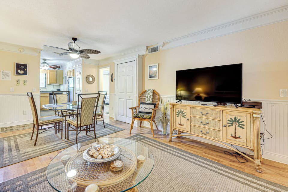 Living Room | Free WiFi | Smart TV | Single-Story Condo