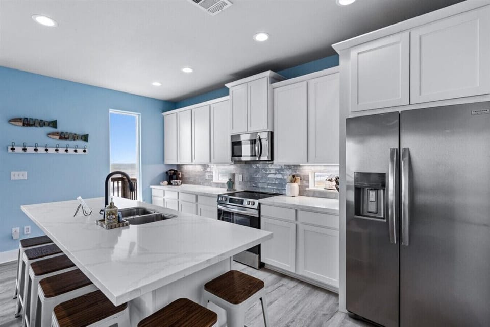 Large kitchen well equipped for all your cooking needs!