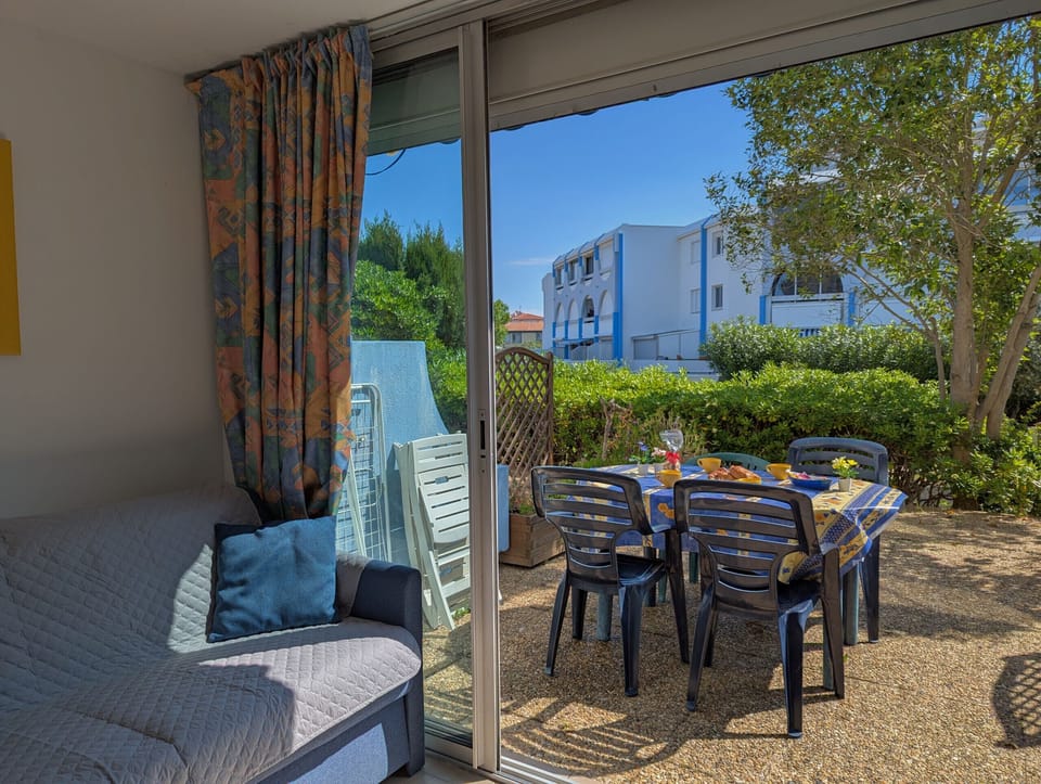 Closed loggia with direct access to the terrace on the ground floor