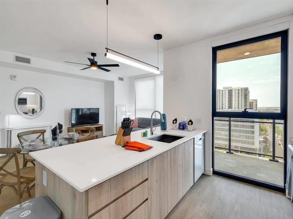 Downtown Phoenix Phoenix 2 Bedroom Kitchen