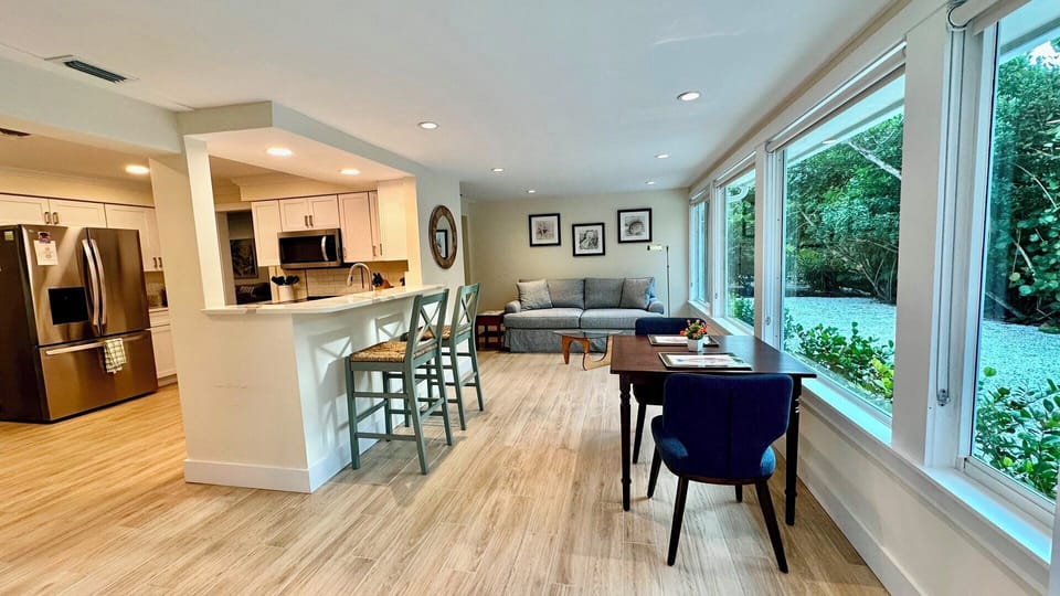 Spacious Florida Room