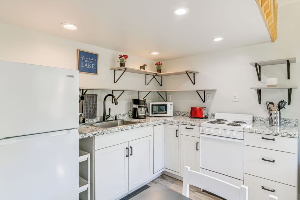 Kitchen | Free WiFi | Electric Heater | Ceiling Fan