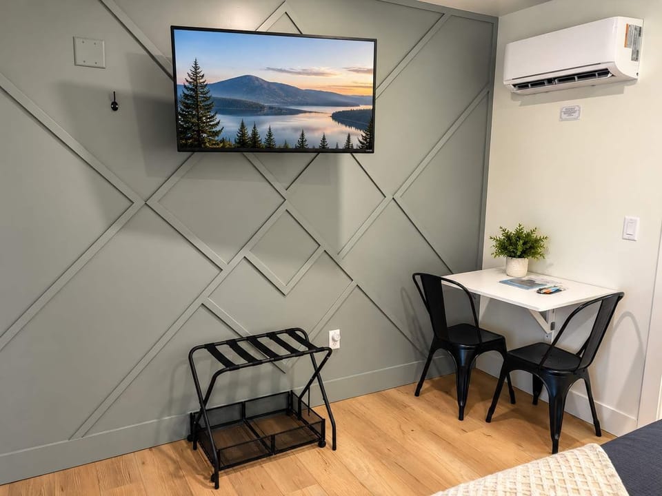 Dining space for 2 with tv, luggage rack, and mini split for heat and AC 