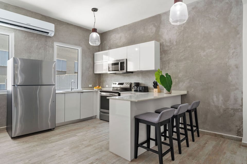 Modern and Fully Equipped Kitchen