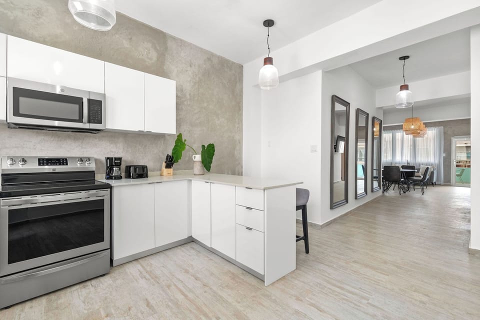 Modern and Fully Equipped Kitchen