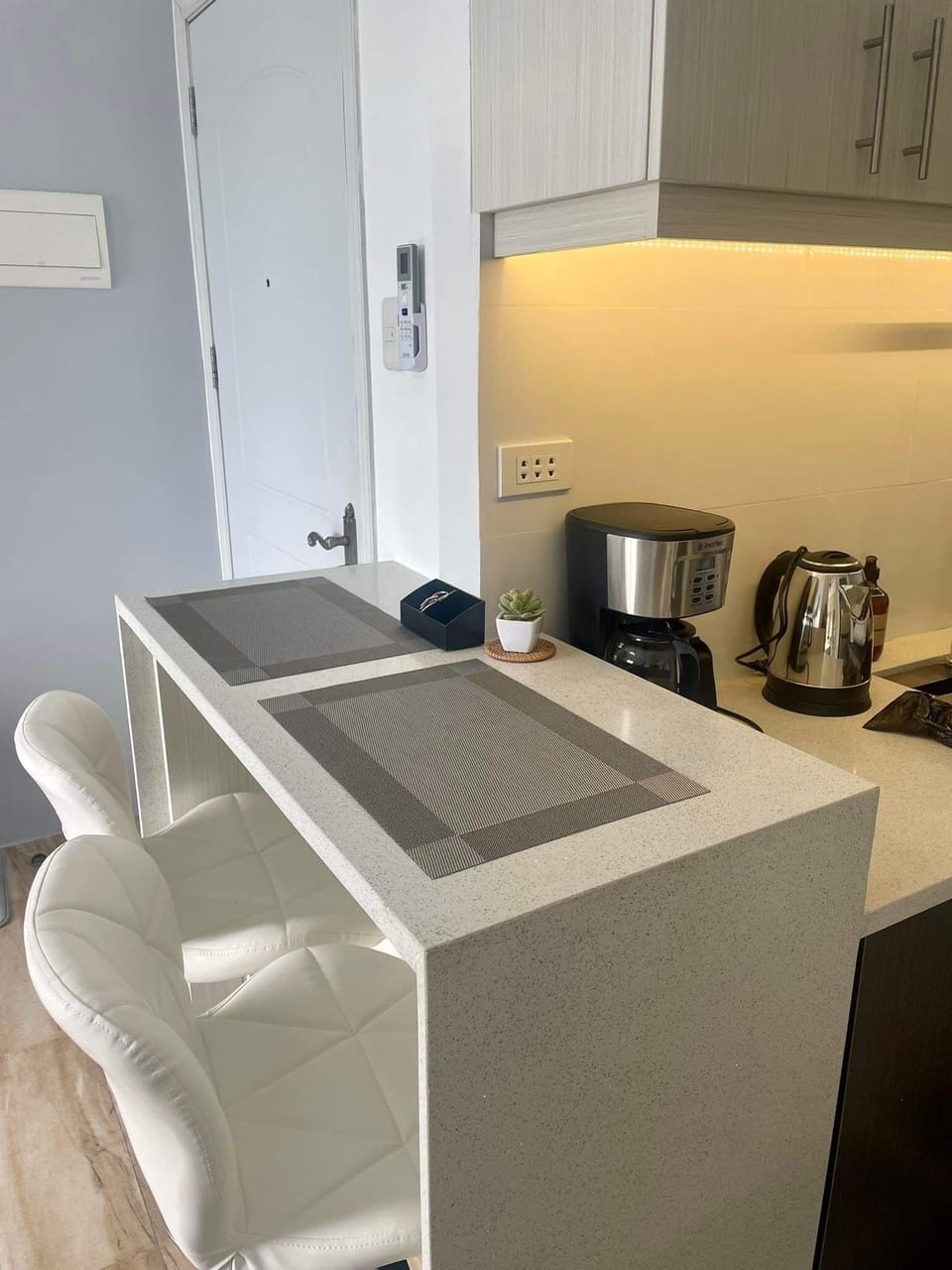 breakfast bar with adjustable swivel bar stools