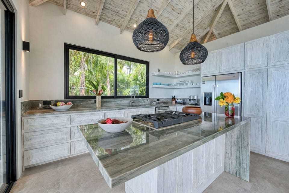 Fully furnished kitchen with island