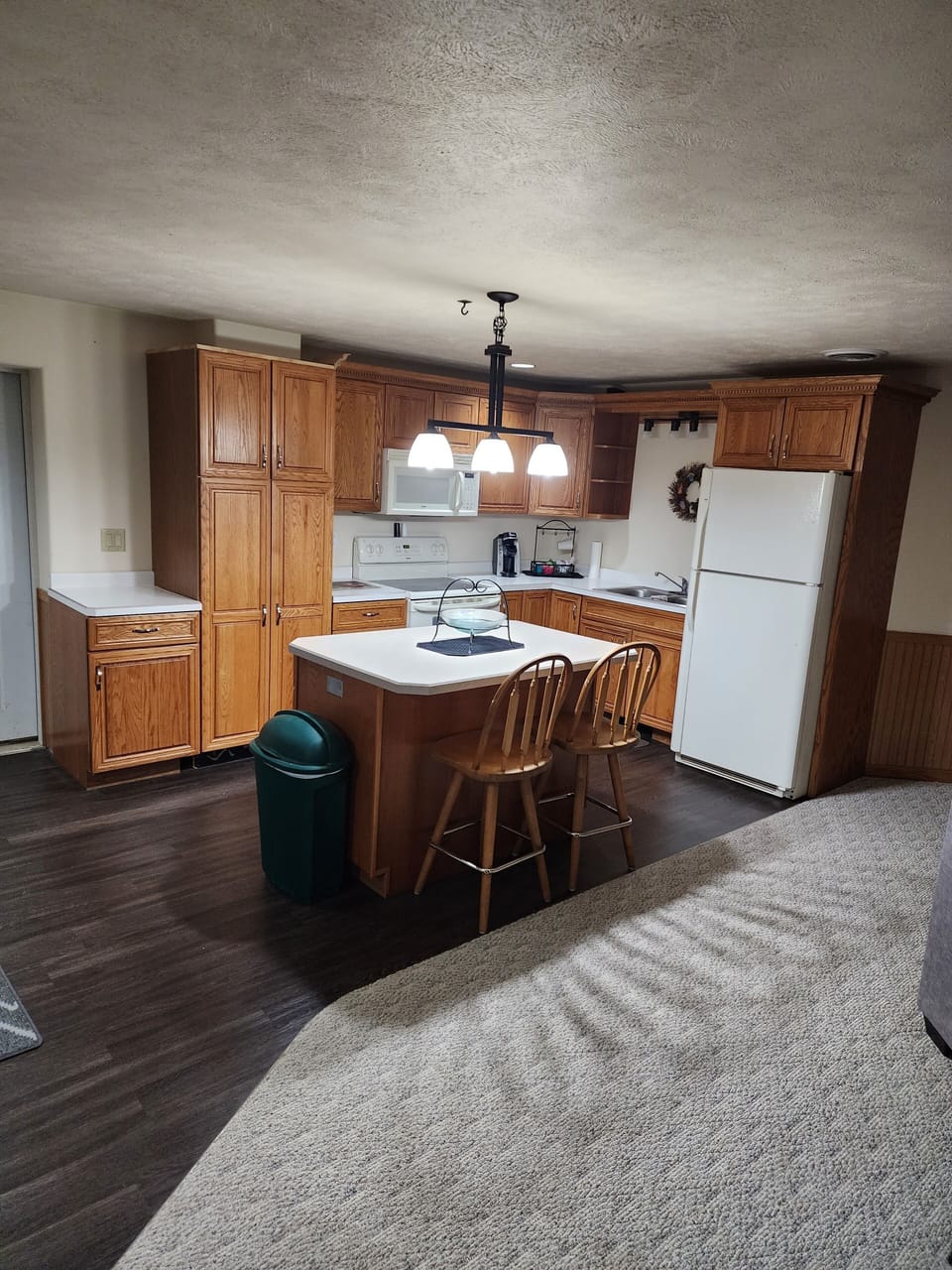 Kitchen area with Island seating for 2