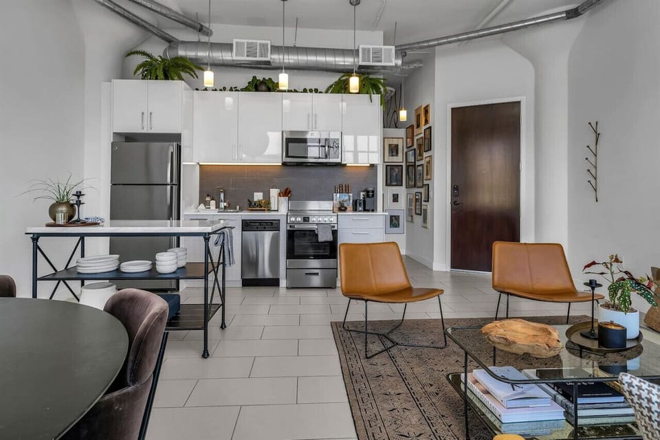 Cozy vibes in the heart of the city