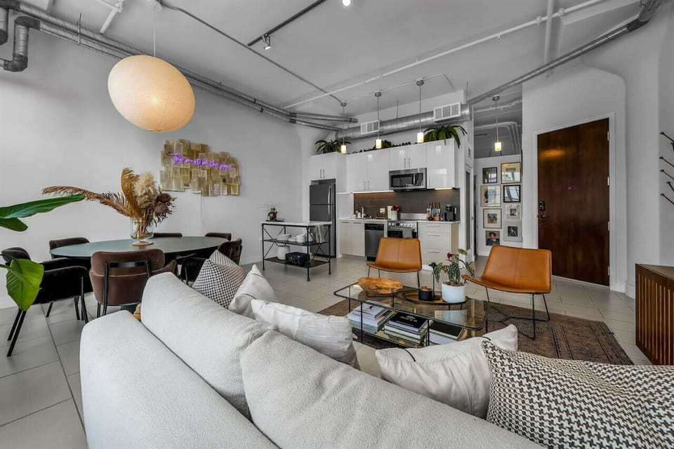 Cozy vibes in the heart of the city