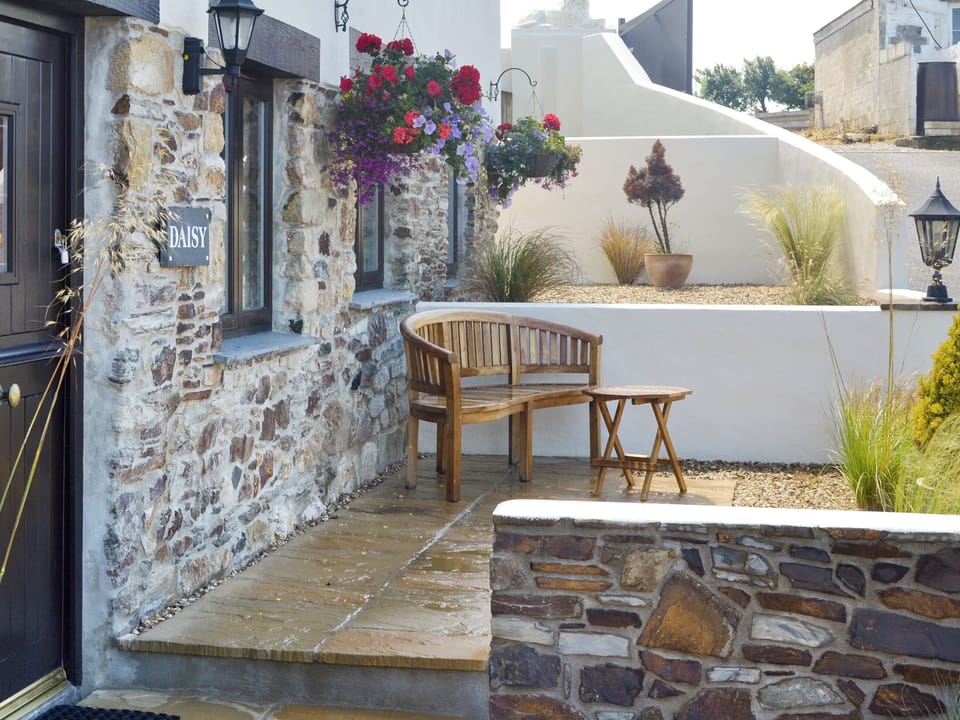 Sitting-out-area | Pencrennow Farm Cottages - Daisy Cottage, Perranporth