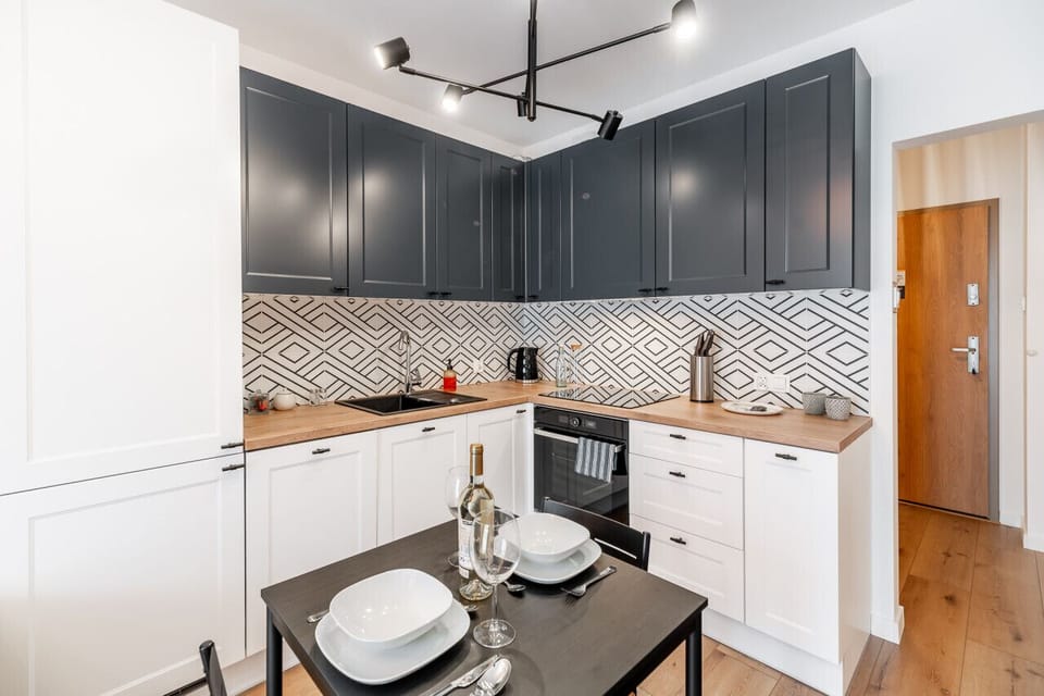 Kitchen Area - Book Now with RENTUJEMY.COM