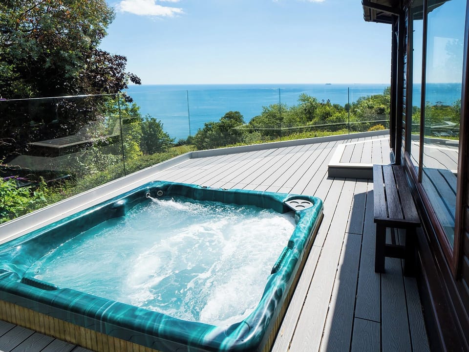 Hot tub | Cliff Lodge, Torquay
