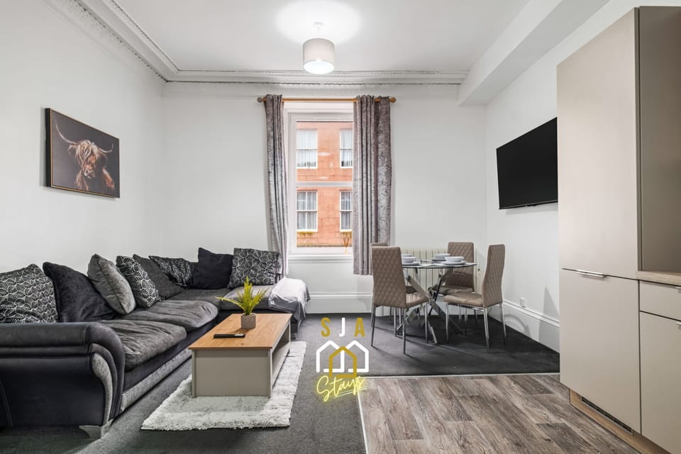 Living Room / Lounge