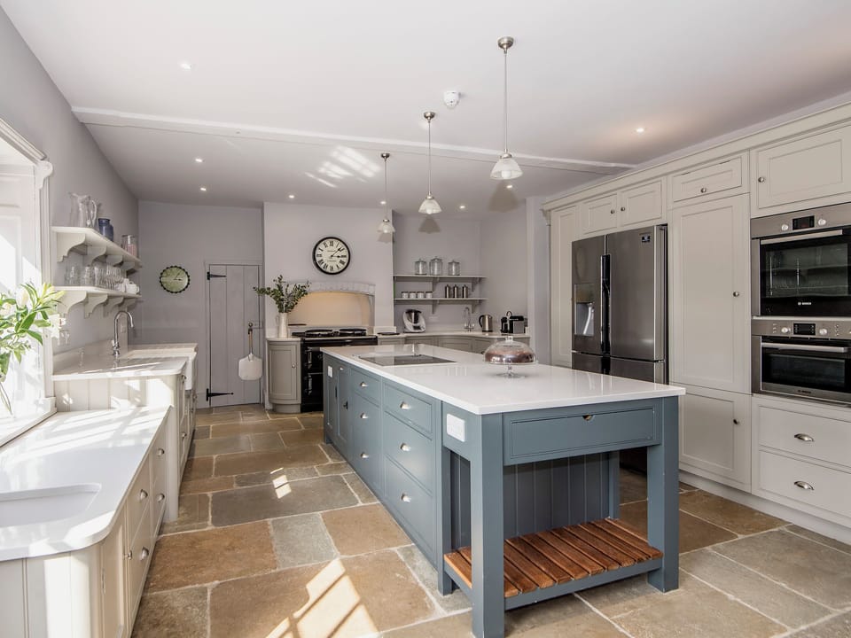 Attractive kitchen and dining room with up-to-date conveniences | The Manor House, Syderstone, near Fakenham