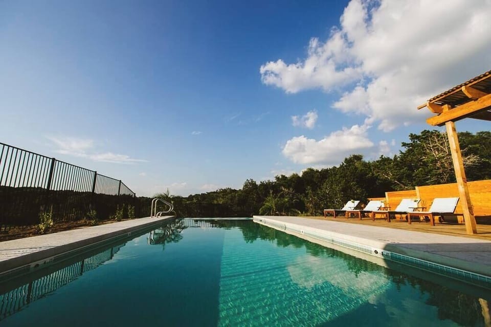 Take the 2 minute hiking trail to our sister property, D6 Retreat, for a dip