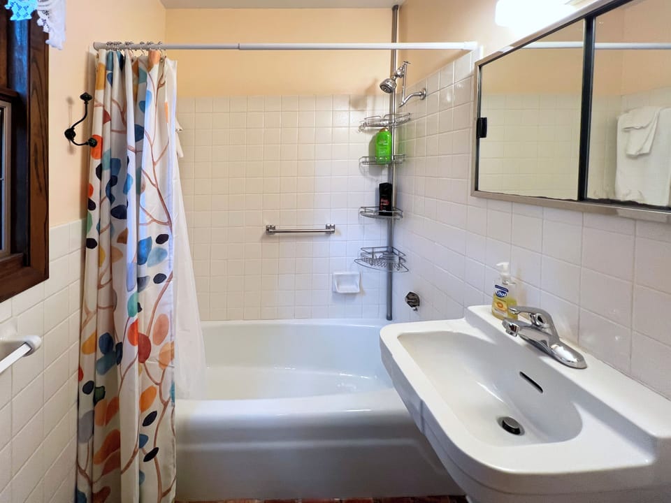 Full bathroom located on main floor