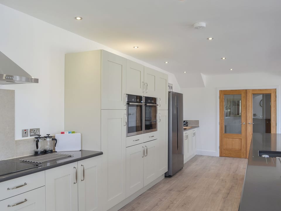Kitchen/diner | Llwyn Du, Abersoch, near Pwllheli