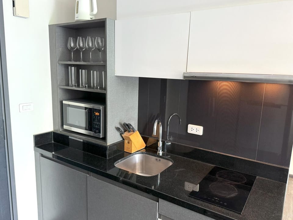 2br at The Deck Great location & sea view pool (12831)