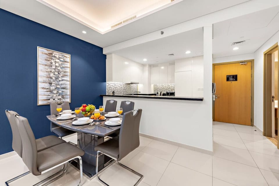 Dining Area: Modern aesthetics meet vibrant meals in this stylish space—perfect for gatherings!