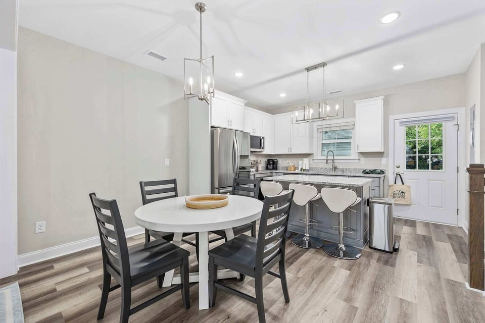 Dining + Kitchen