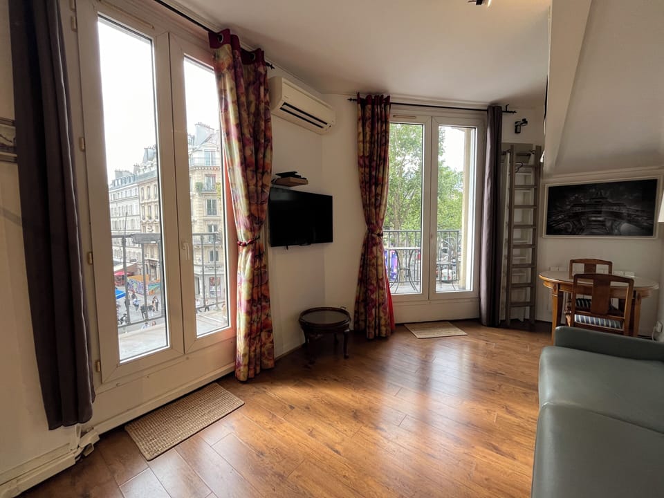 Access to balcony.