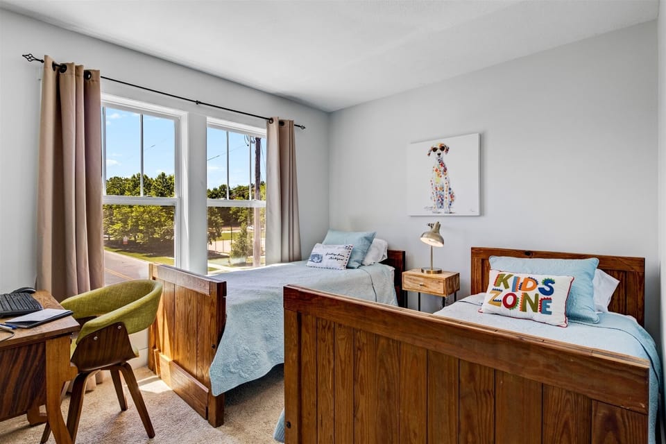 Guest bedroom with two twin beds