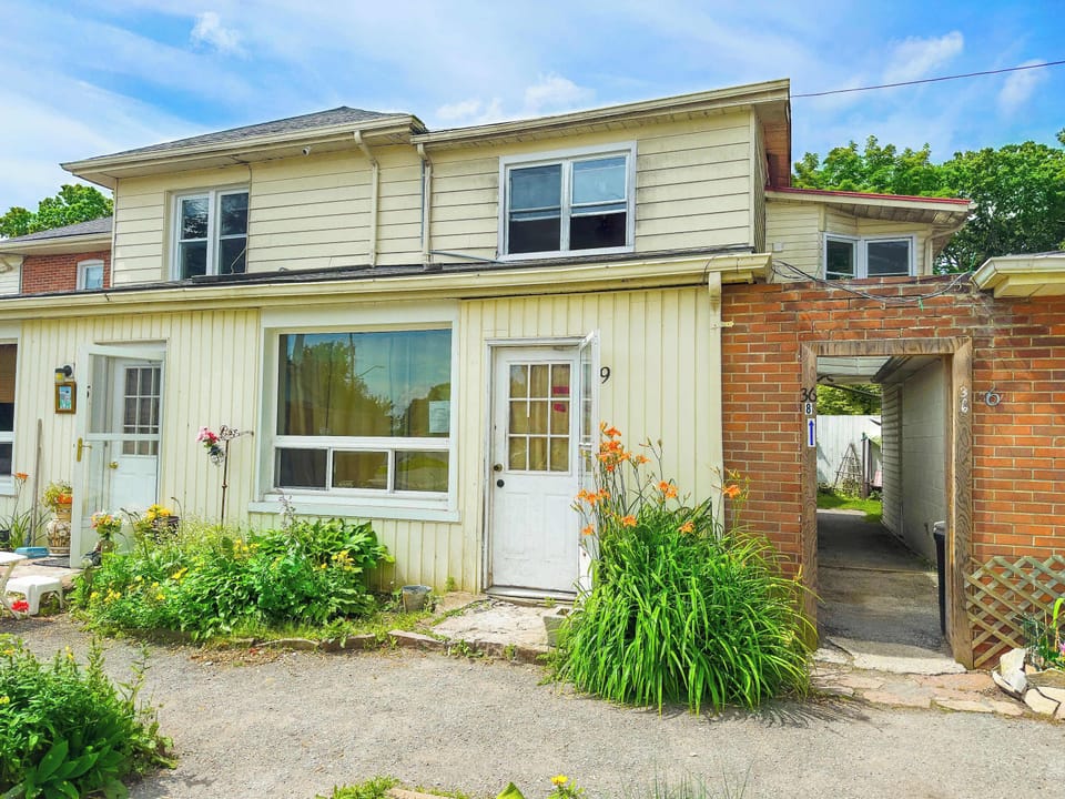 3 Bedroom Pet-Friendly Apartment exterior