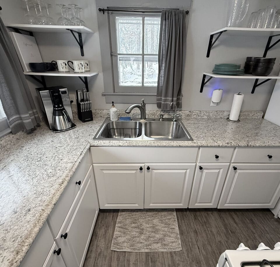 Cabin 2 - Kitchen