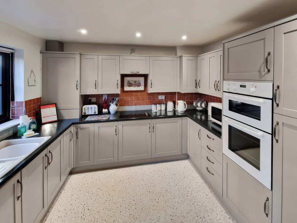 Fully appointed fitted kitchen | The Pad, Whitby