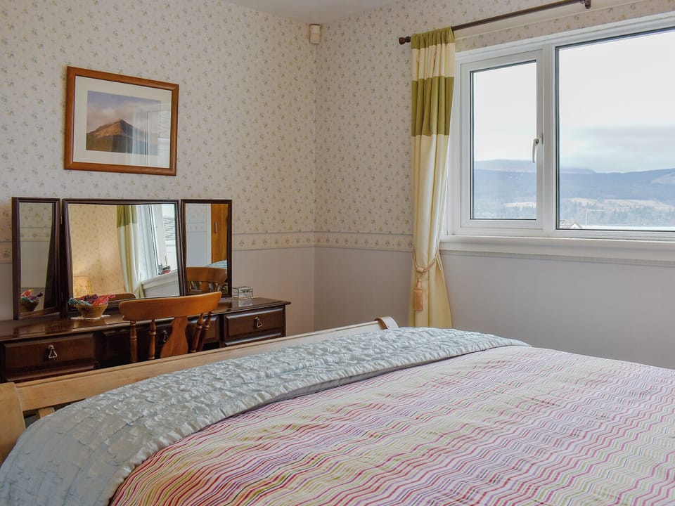 Well presented double bedroom | The Willows, Brodick, Isle of Arran