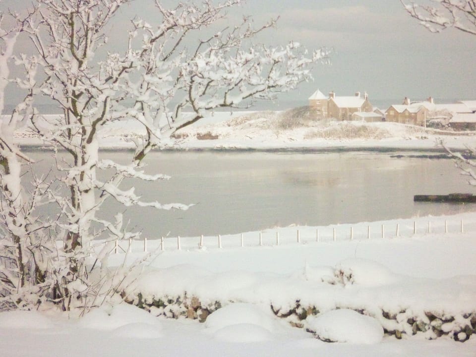 Setting | Penrhyn Farm Cottages, Llanfwrog, near Holyhead