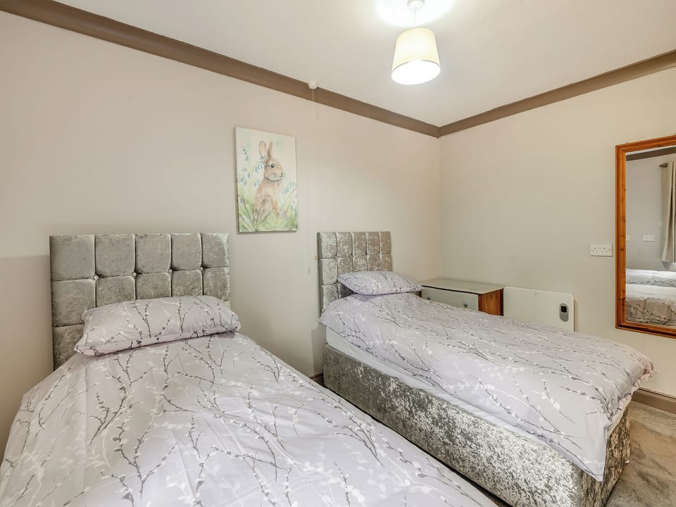 Twin bedroom | Teal - Lakeside Retreats, Marston