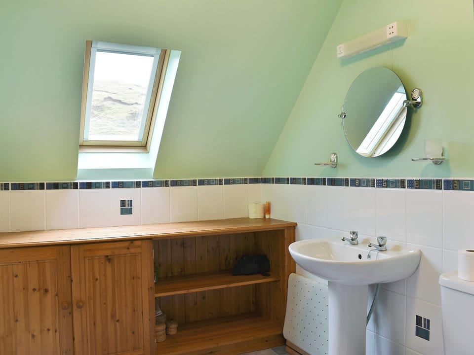 Bathroom | Stable Cottage, East Bennan, Isle of Arran