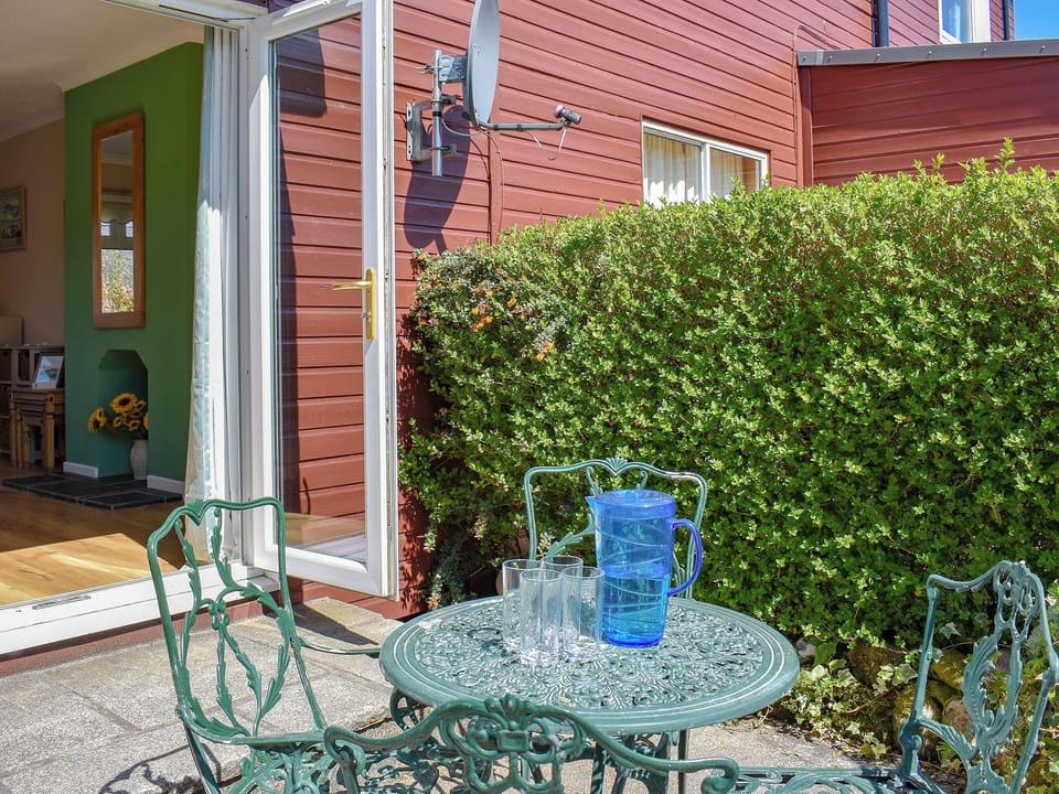 Sitting-out-area | Fellview, Brodick, Isle of Arran