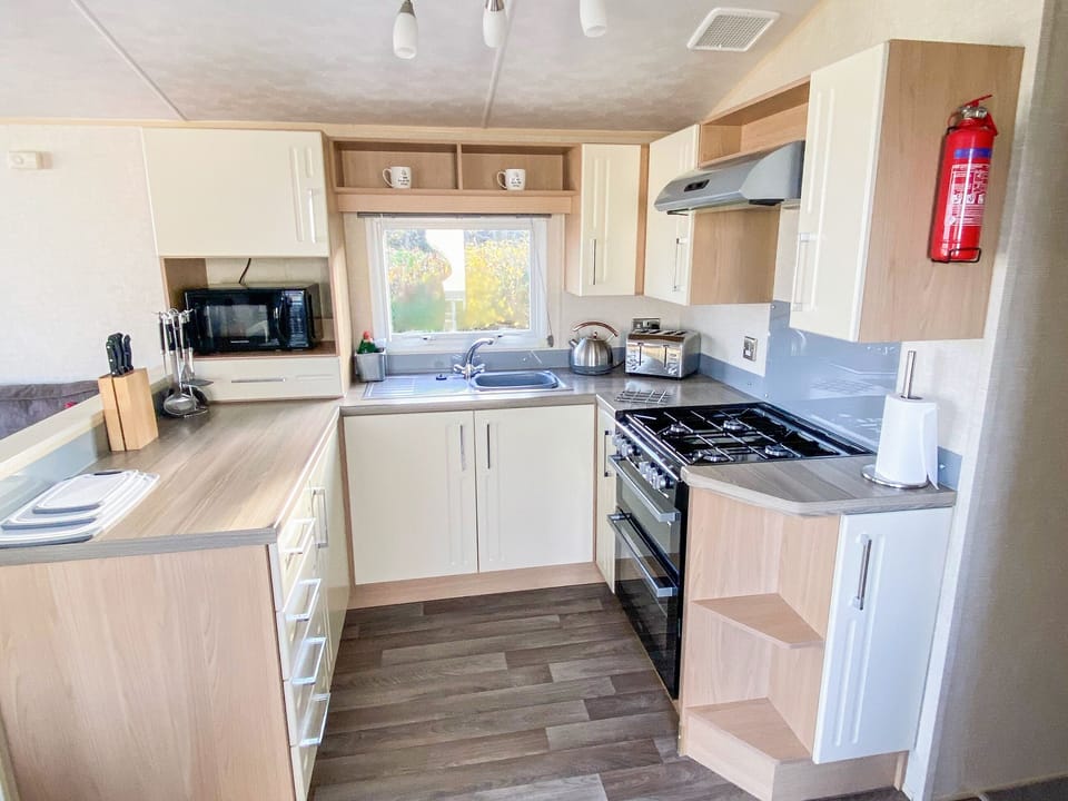 Kitchen | Gold Sierra - Bron Y Wendon Holiday Park, Llanddulas, near Llandudno