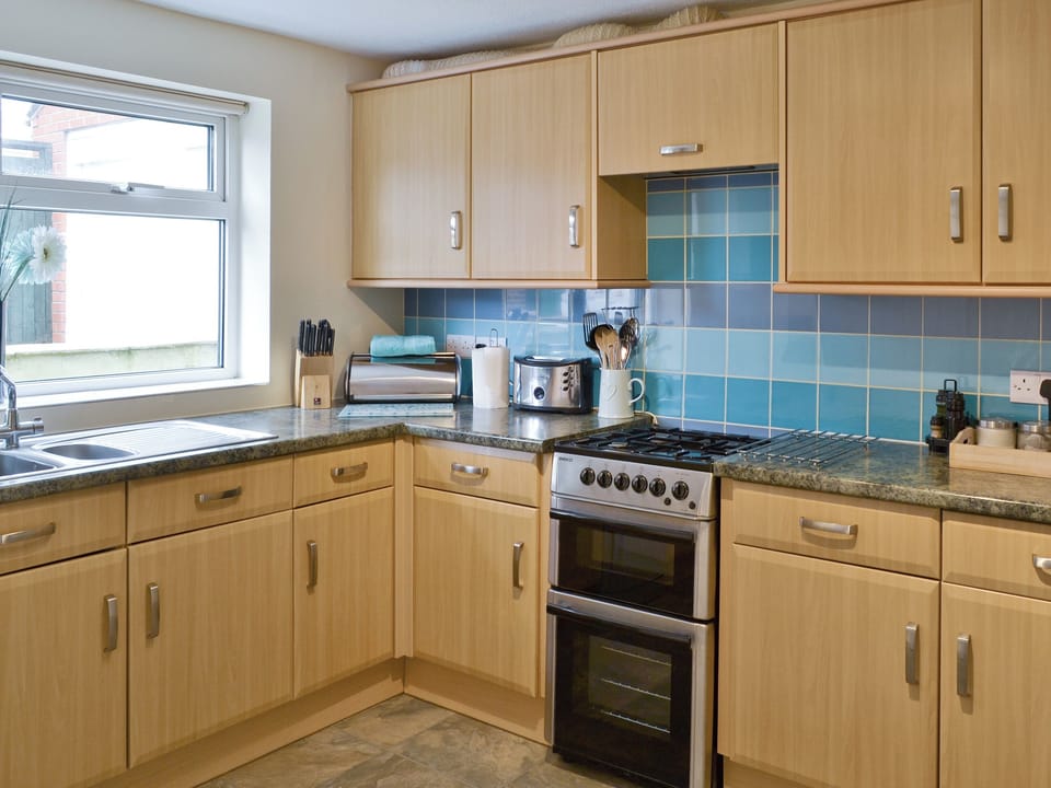 Well-equipped fitted kitchen | Eastside House, Whitby