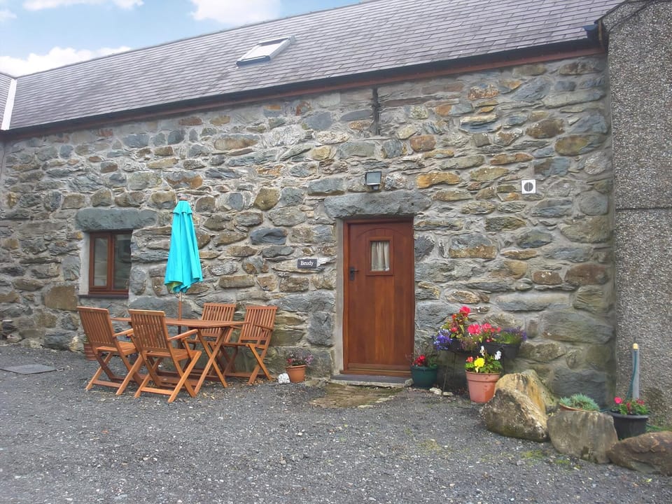 Exterior | Beudy, Rhyd Ddu, Caernarfon