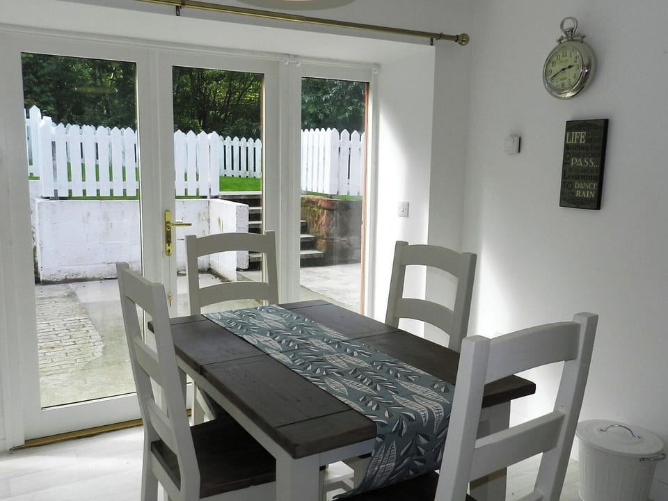 Kitchen/diner | Craigard Cottage, Corrie, Isle of Arran