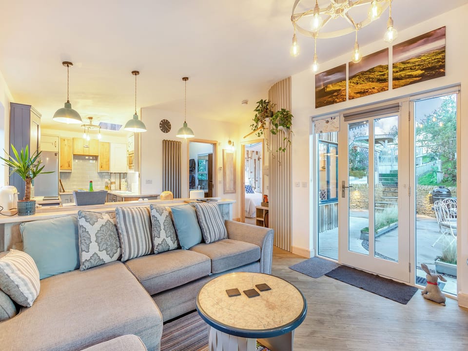 Open plan living space | Malvern Hills Lodge, Malvern