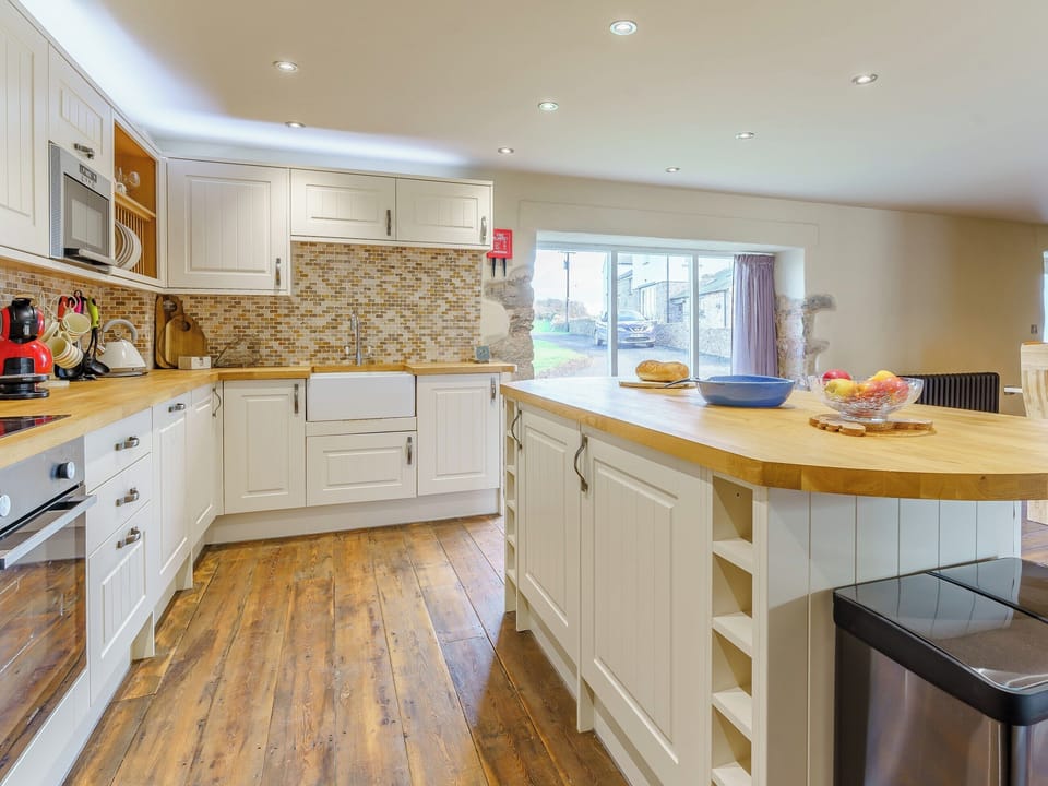 Kitchen | The Cornstore - Musselwick Farm, St Brides