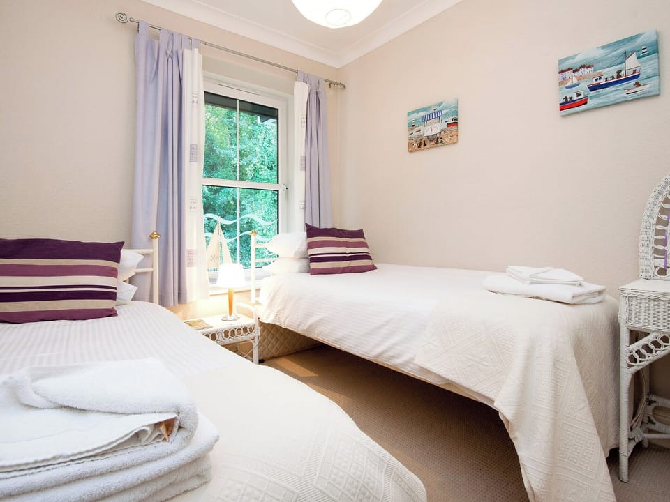 Twin bedroom | The Promenade Deck, Kingswear